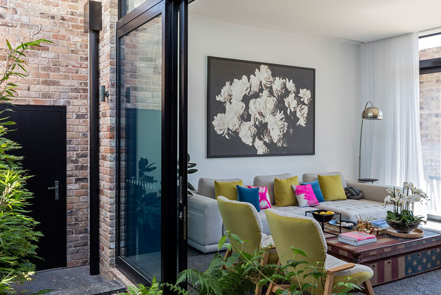 feature-127-gallery-four