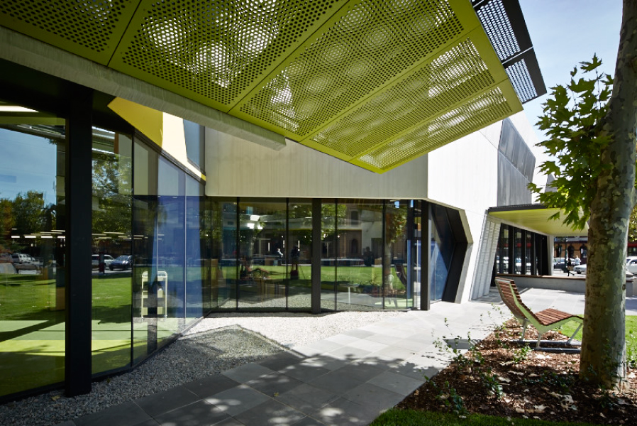 feature-80-gallery-two