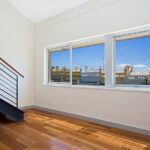 feature_10_gallery_three_colour