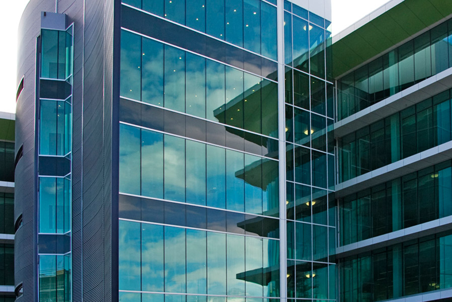 feature_11_gallery_three_colour