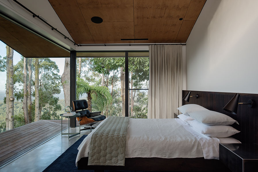 feature_133_-gallery_three