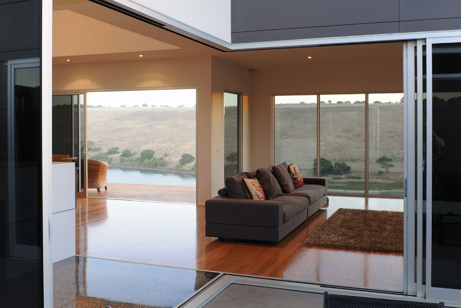 feature_1_gallery_two_colour