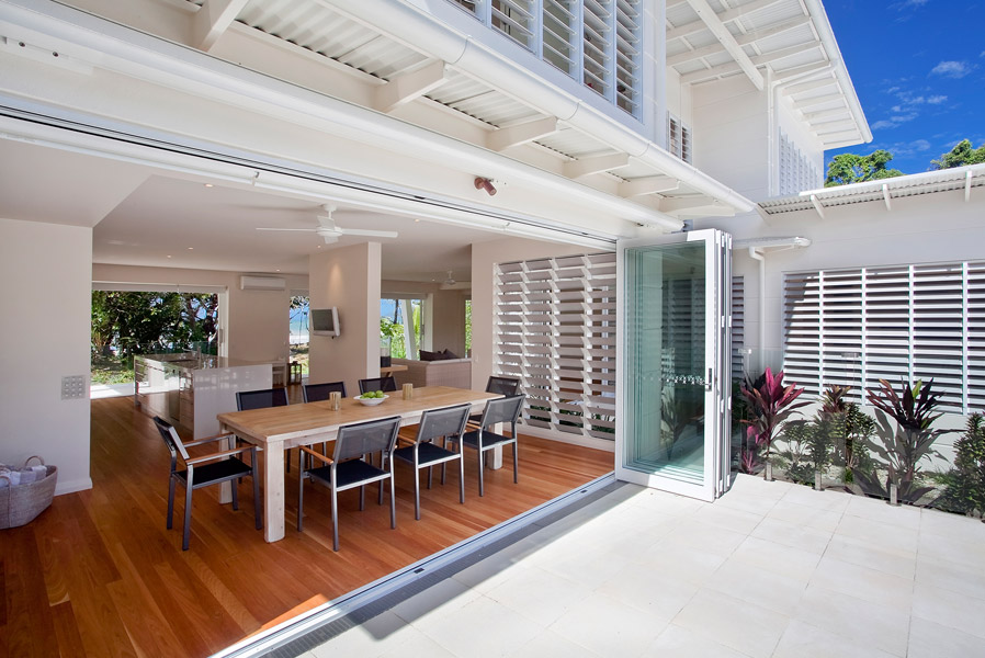 feature_20_gallery_three_colour