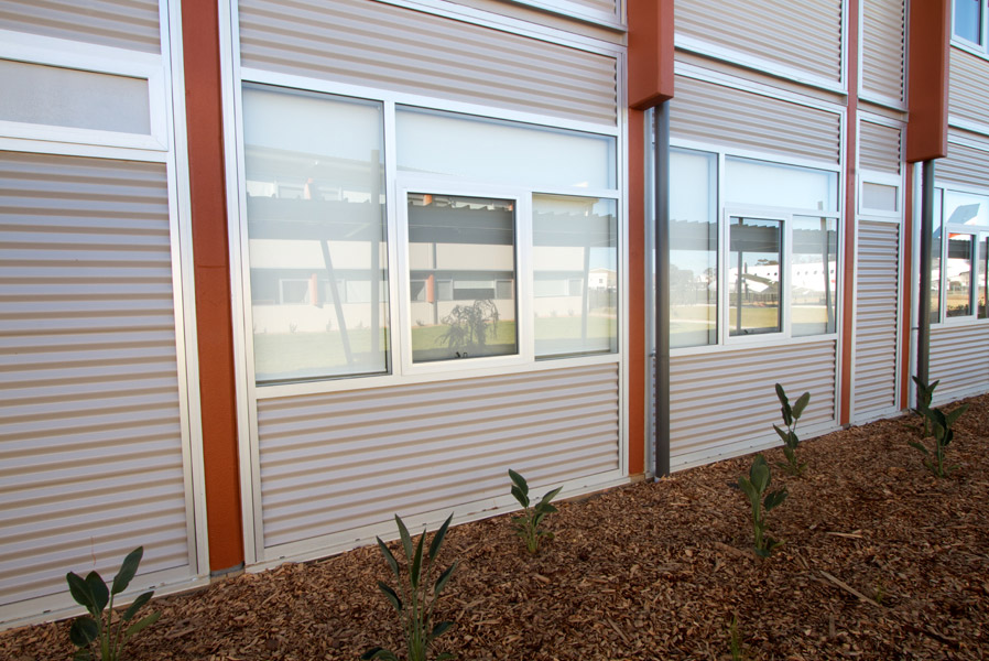 feature_23_gallery_four_colour