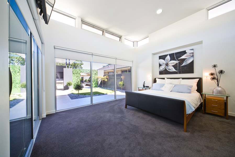 feature_25_gallery_three_colour