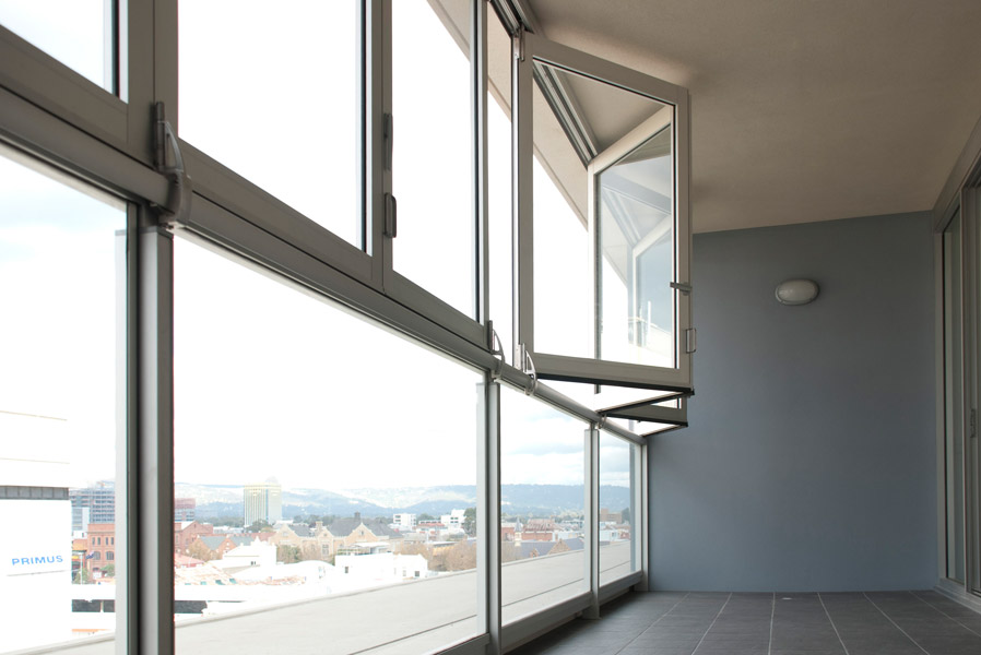 feature_2_gallery_two_colour