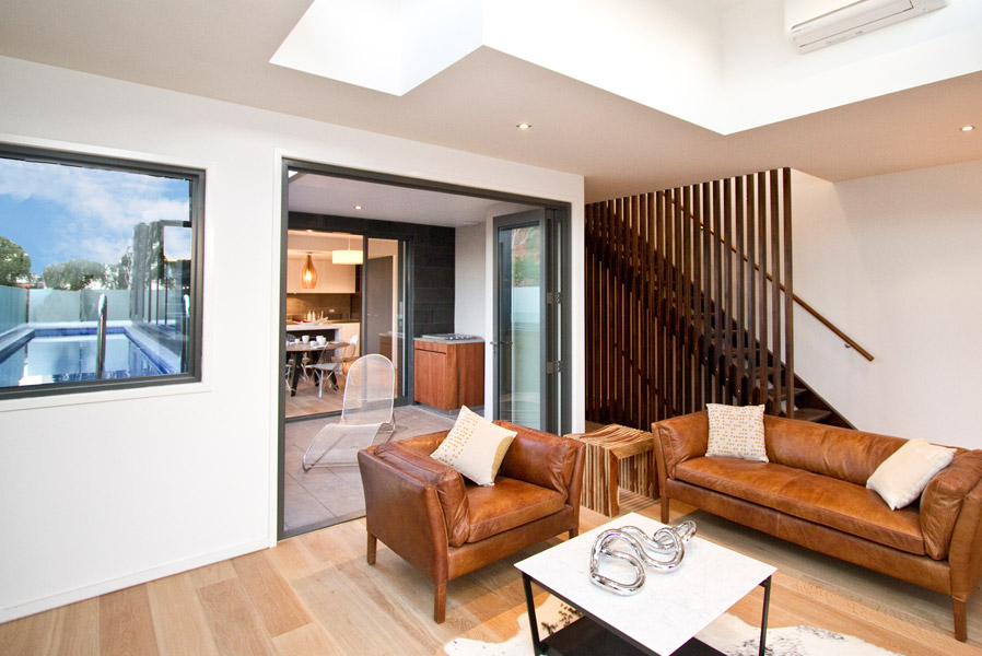 feature_30_gallery_three_colour