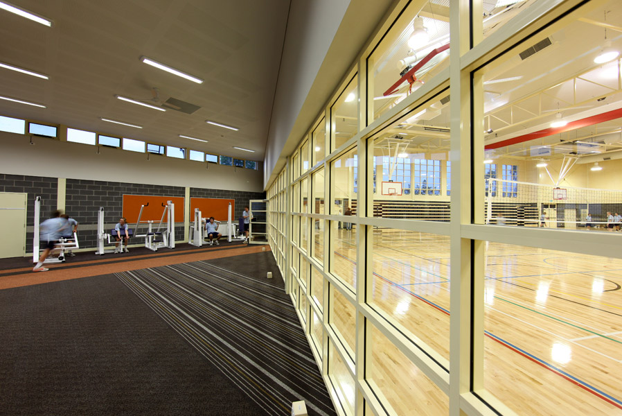 feature_33_gallery_three_colour