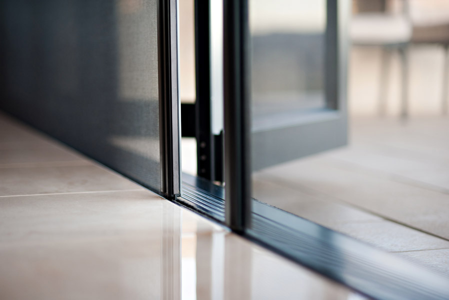 feature_34_gallery_four_colour