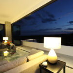 feature_35_gallery_three_colour