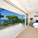 feature_36_gallery_three_colour