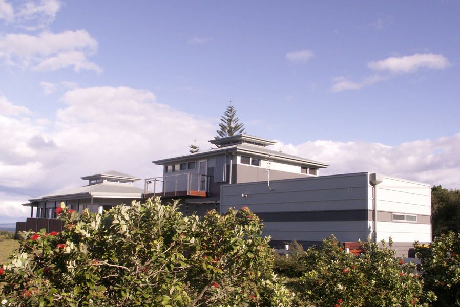 feature_3_gallery_two_colour