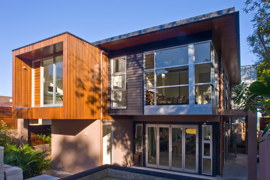 feature_4_gallery_three_colour