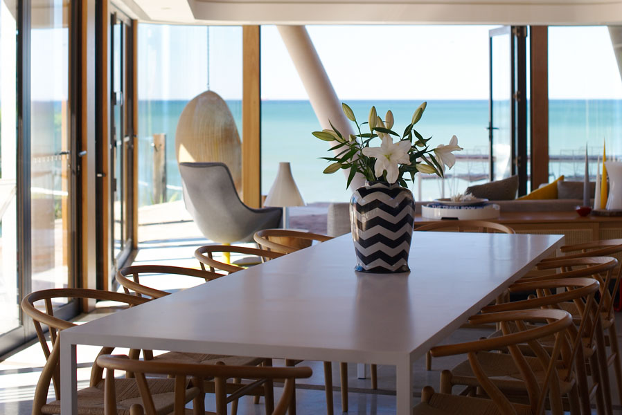 feature_58_gallery_three_colour