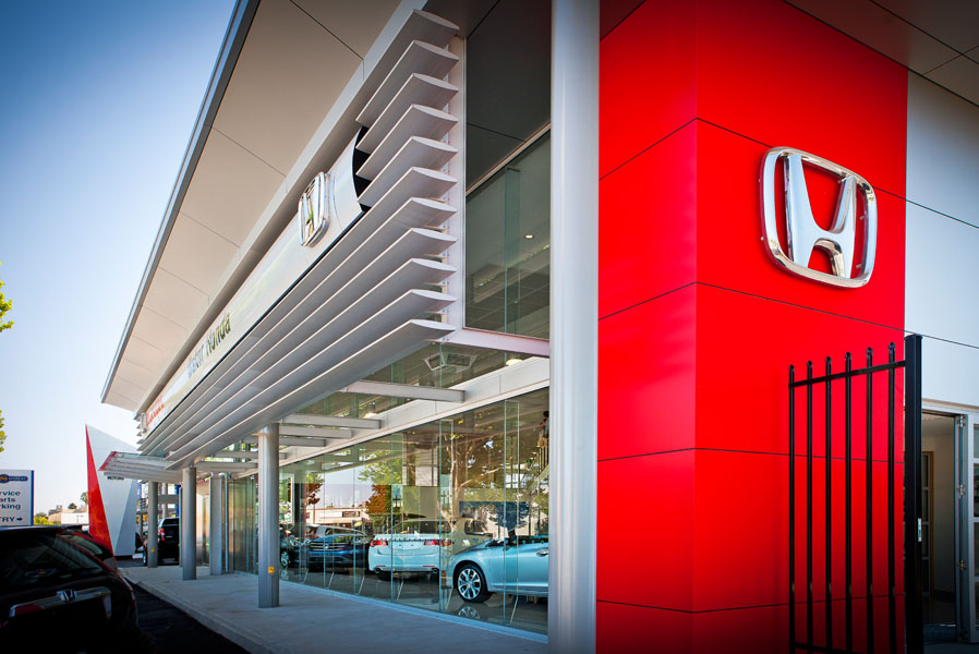 feature_59_gallery_three_colour