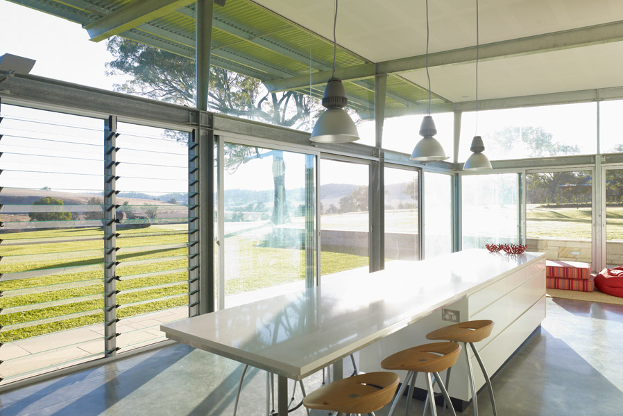 feature_5_gallery_three_colour