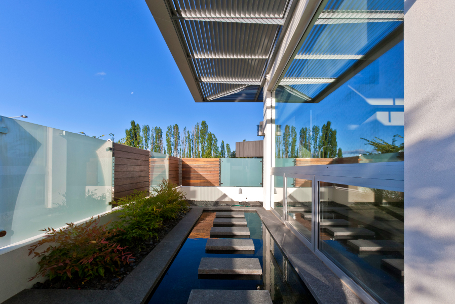 feature_60_gallery_three