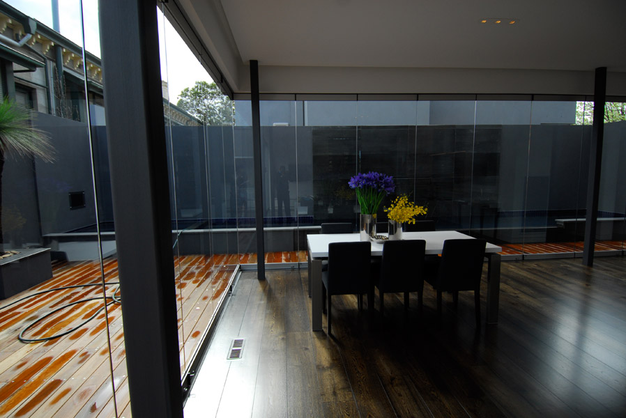 feature_6_gallery_four_colour