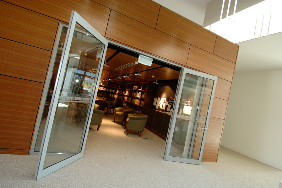 feature_7_gallery_four_colour