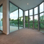 feature_8_gallery_three_colour