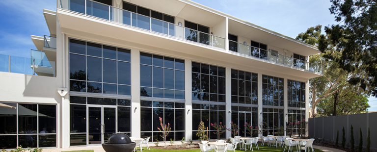 feature_102_livingchoice_hero_banner