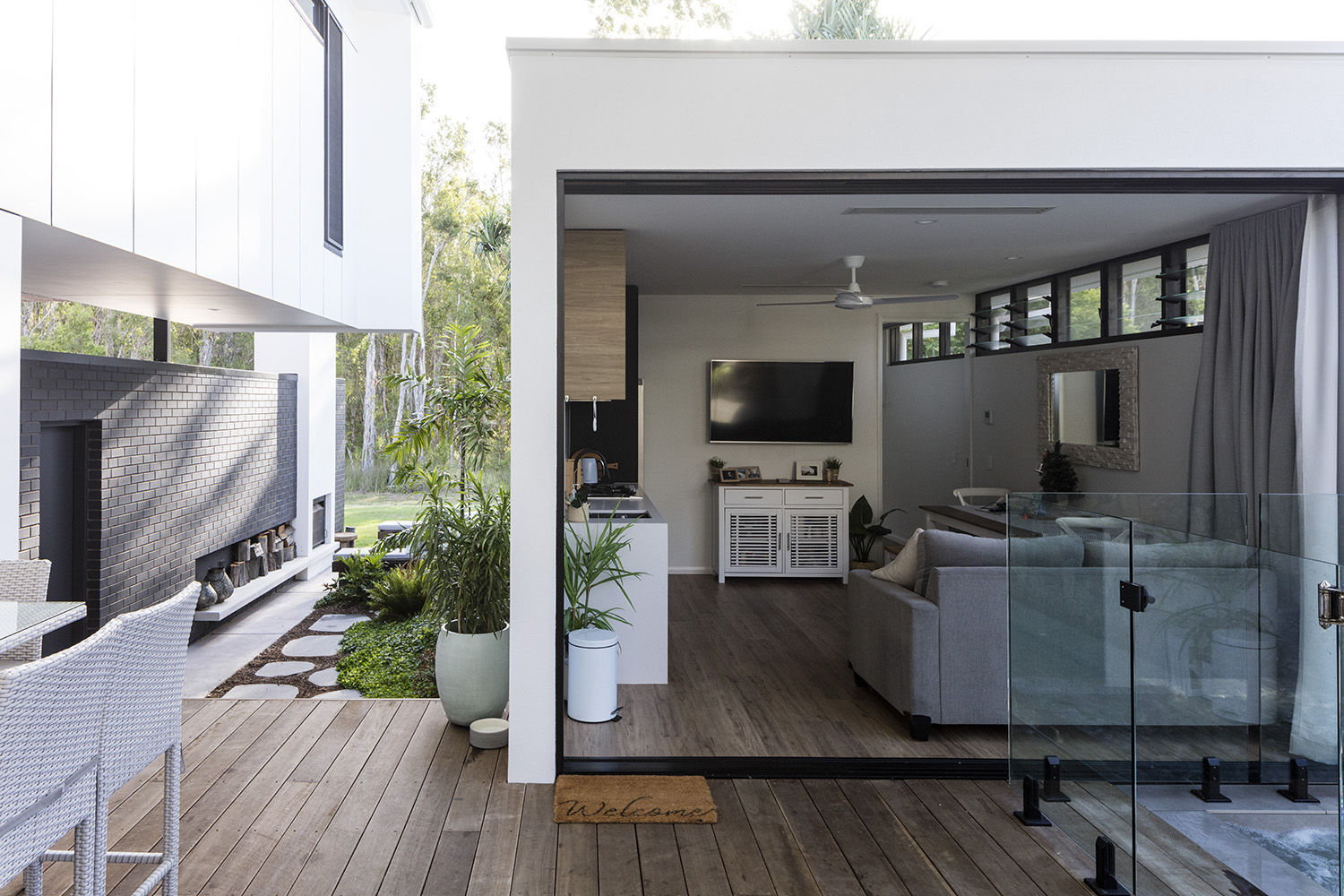 lake_weyba_feature_176_gallery_three