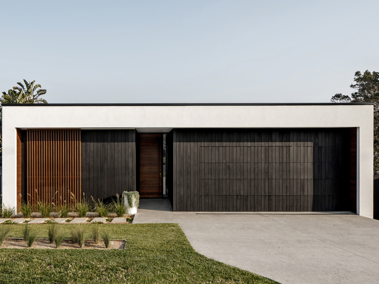 221_House-by-the-ocean_618_IMAGE1