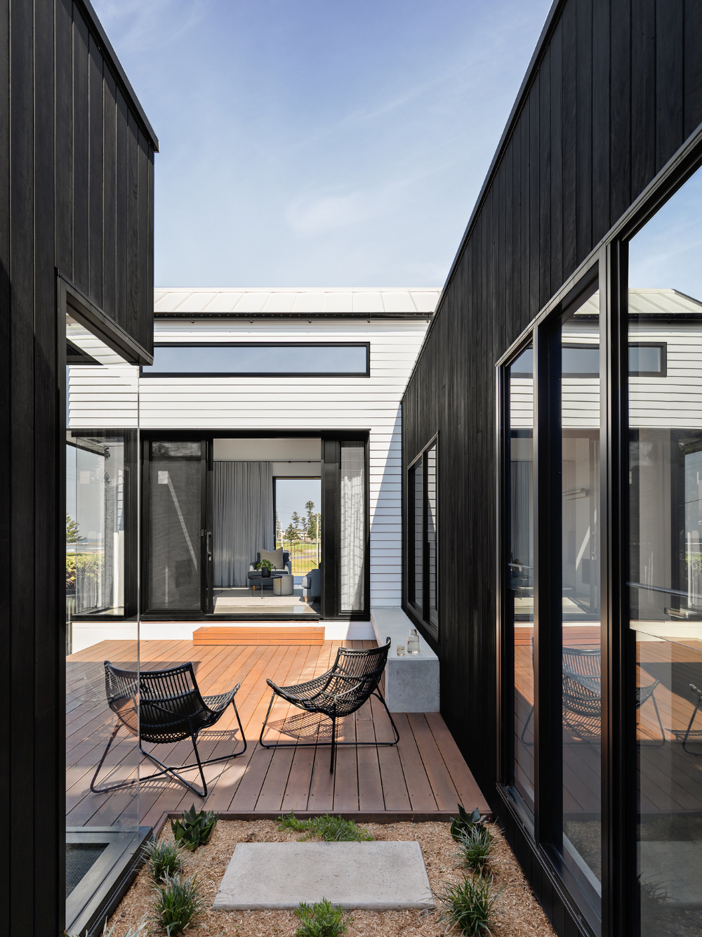 221_House-by-the-ocean_618_IMAGE5