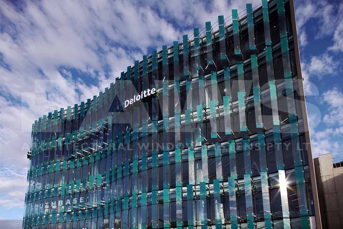 CURTAIN_WALL_GALLERY