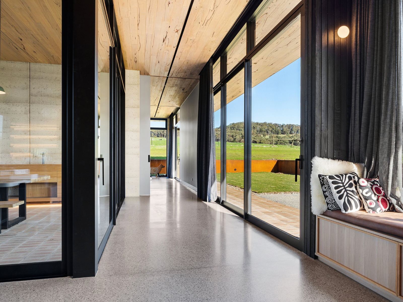 Feature225_Lodge_Farmhouse_Series424_Image2