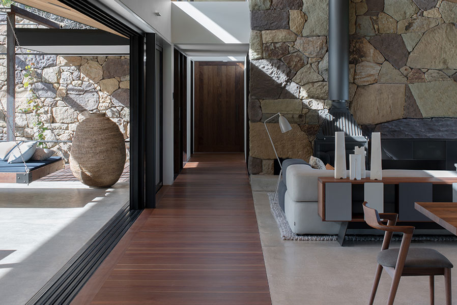 feature_133_-gallery_one_jpg