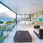 feature_22_gallery_three_colour