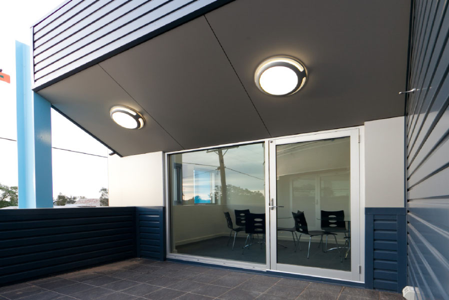 feature_45_gallery_three_colour